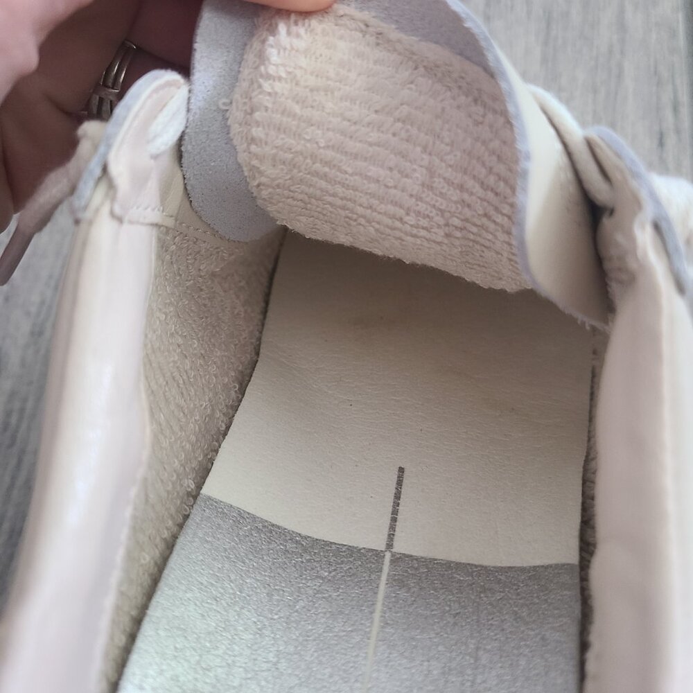 Dolce Vita Zoe Ivory Raffia Beaded Leather Sneakers
SIZE 9 ✨✨GUC✨✨ - Picture 13 of 14